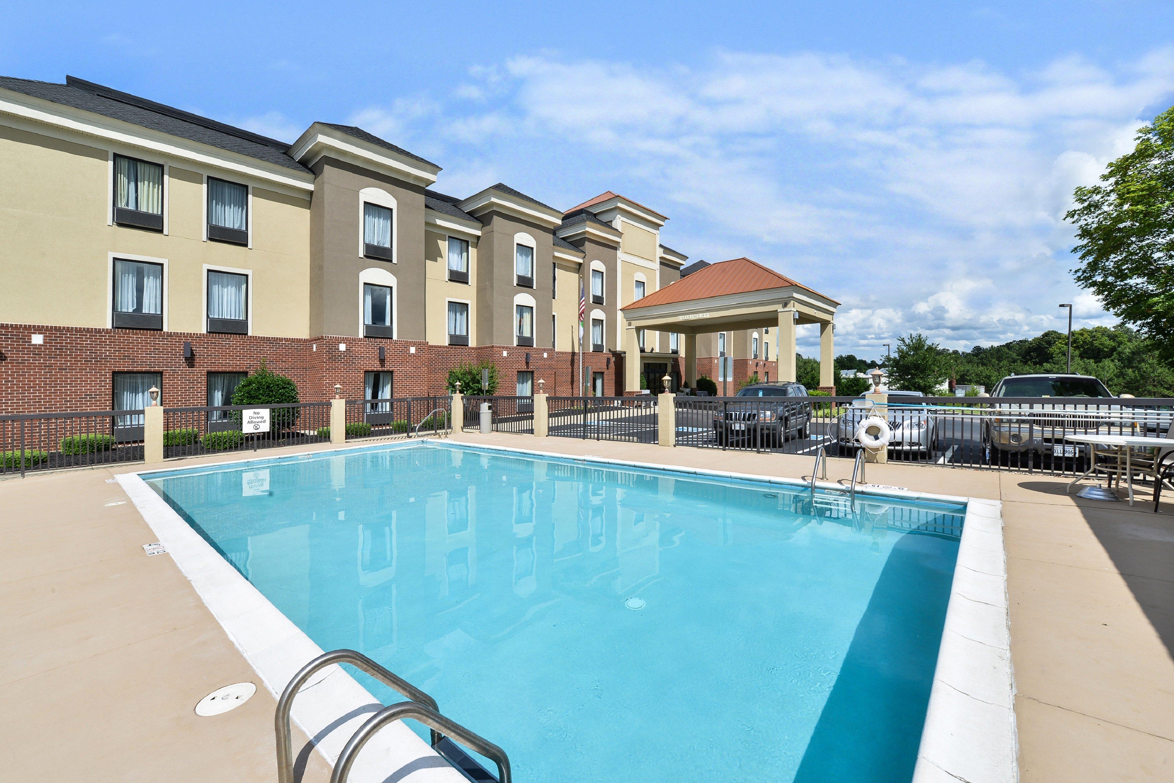 Holiday Inn Express Hotel & Suites Petersburg/Dinwiddie By Ihg Eksteriør billede