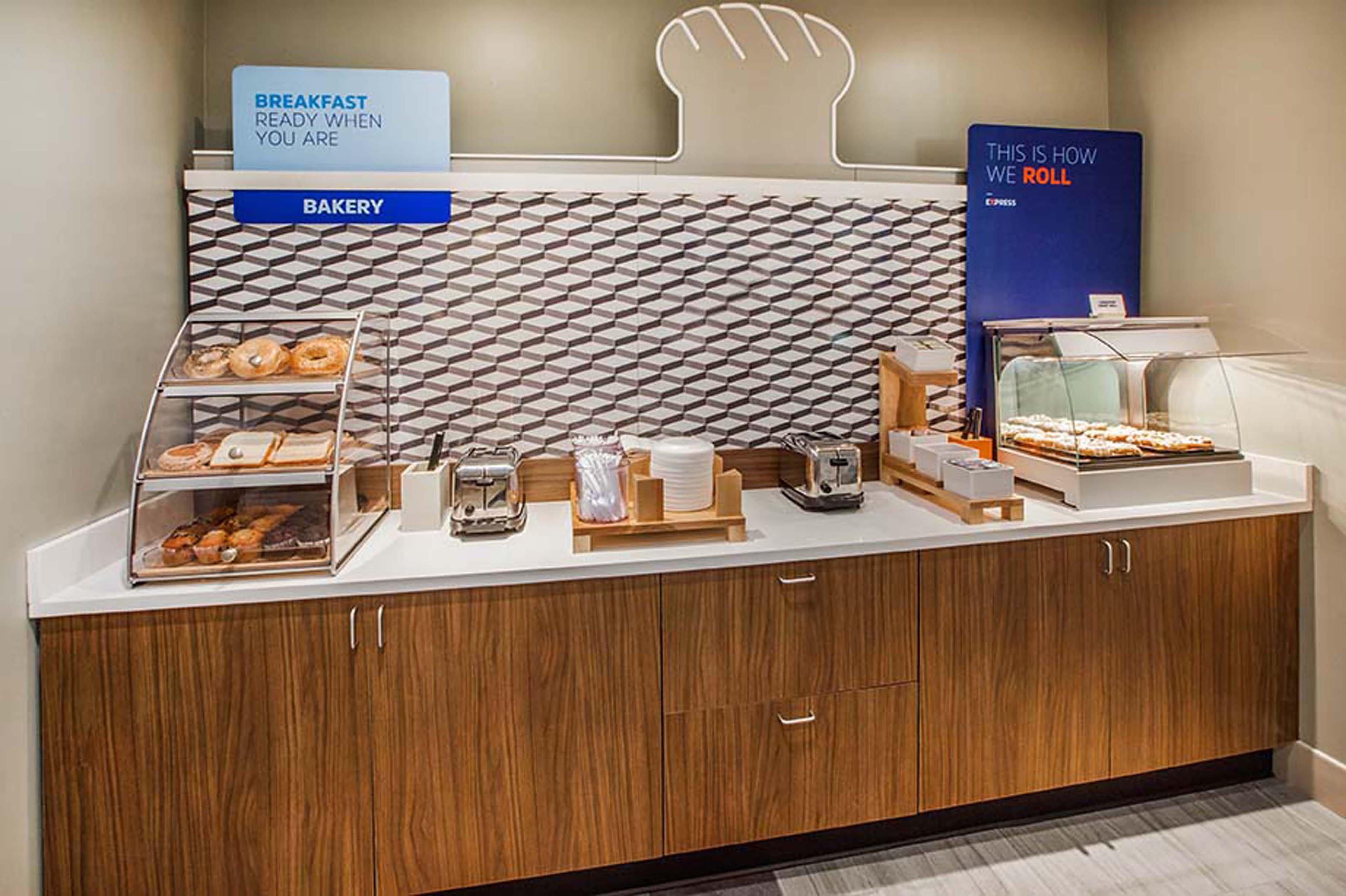 Holiday Inn Express Hotel & Suites Petersburg/Dinwiddie By Ihg Eksteriør billede